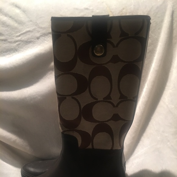 Coach signature rain boots size 7 - Picture 2 of 4